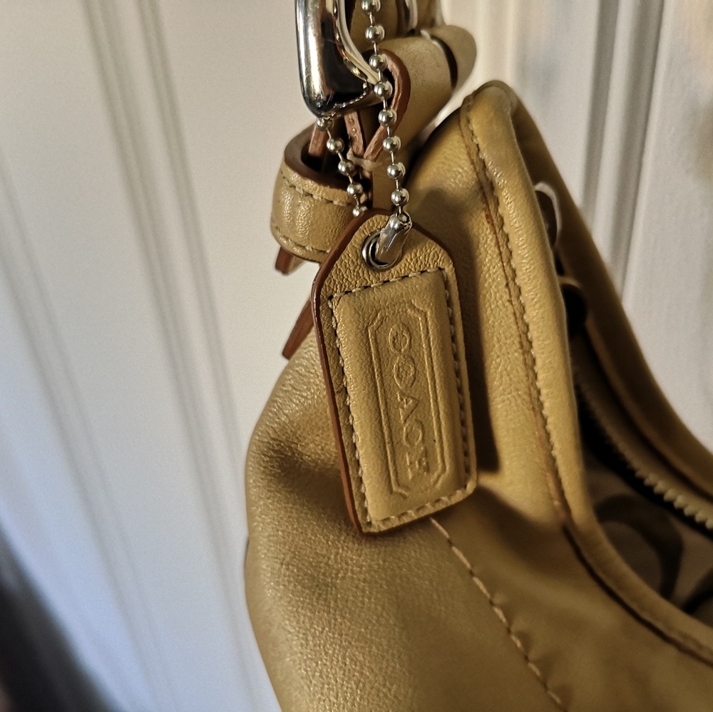 Coach purse - Picture 4 of 6